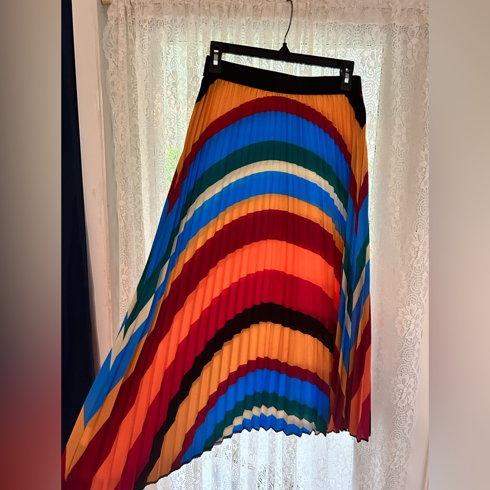Colorful Sadie and Love pleated skirt 🩷🧡💛💚💙🖤